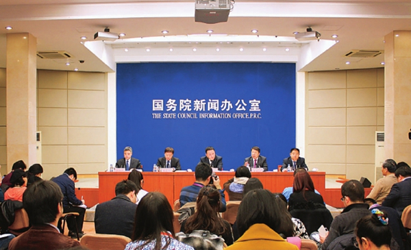 劉玉亭在國務(wù)院政策例行吹風(fēng)會(huì)上就商事制度改革答記者問